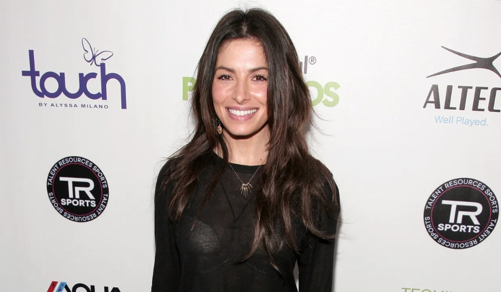 Sarah Shahi's Age and Early Life