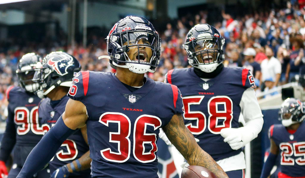 Is Jonathan Owens a Good Football Player?